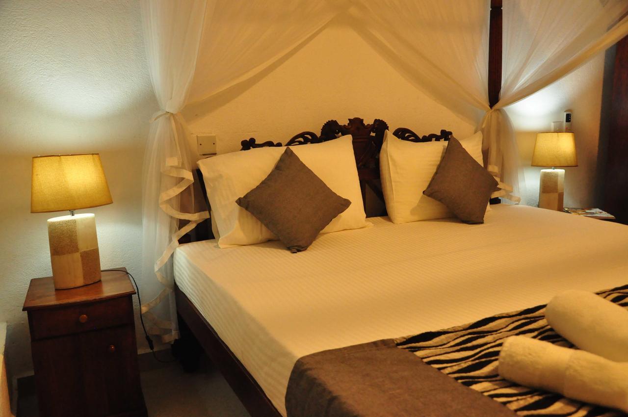 El Corazon De Hikkaduwa Bed & Breakfast Exterior photo