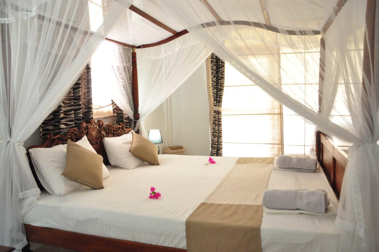 El Corazon De Hikkaduwa Bed & Breakfast Exterior photo