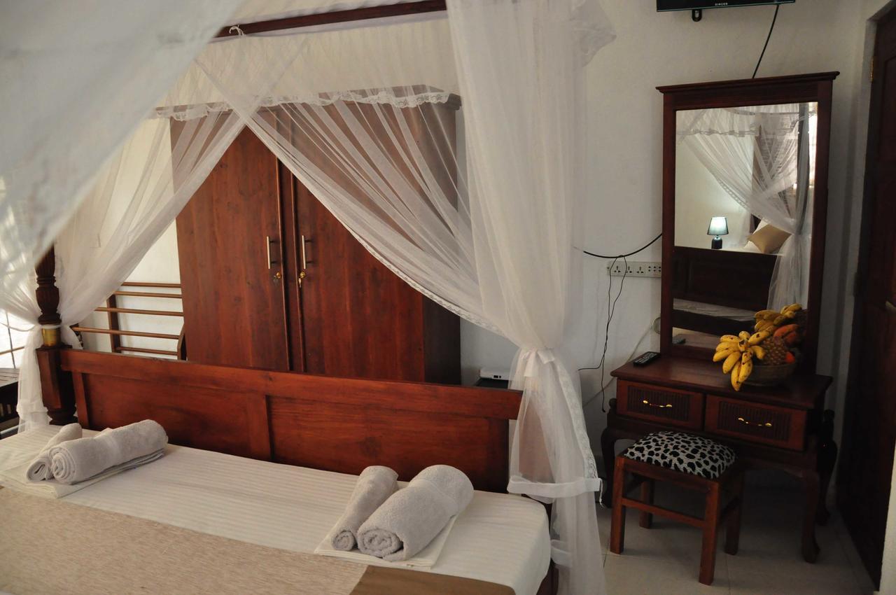 El Corazon De Hikkaduwa Bed & Breakfast Exterior photo