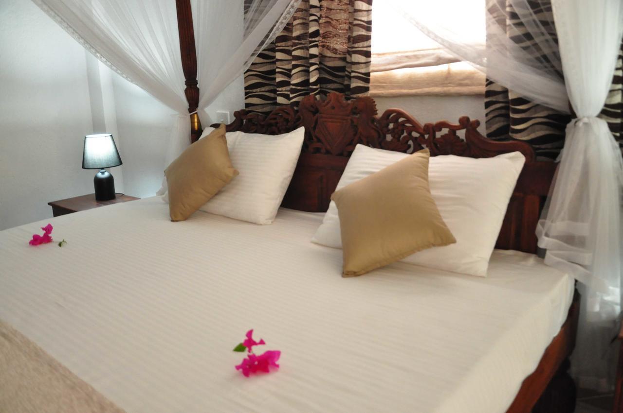 El Corazon De Hikkaduwa Bed & Breakfast Exterior photo
