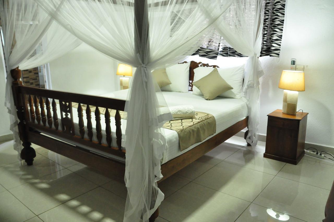El Corazon De Hikkaduwa Bed & Breakfast Exterior photo